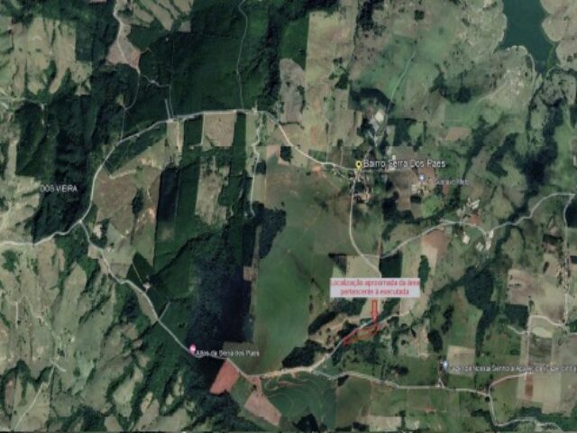 3006 - Fracao Ideal de 1,85% equivalente a 1,54ha e encontra-se demarcada e cercada: Um lote de terras rural sob no 242, com a